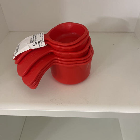 TUPPERWARE MEASURING CUP SET RED