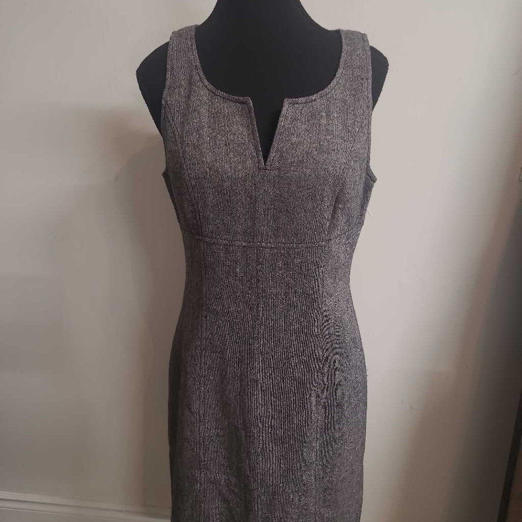SMART SET - B/W SLEEVELESS TWEED DRESS