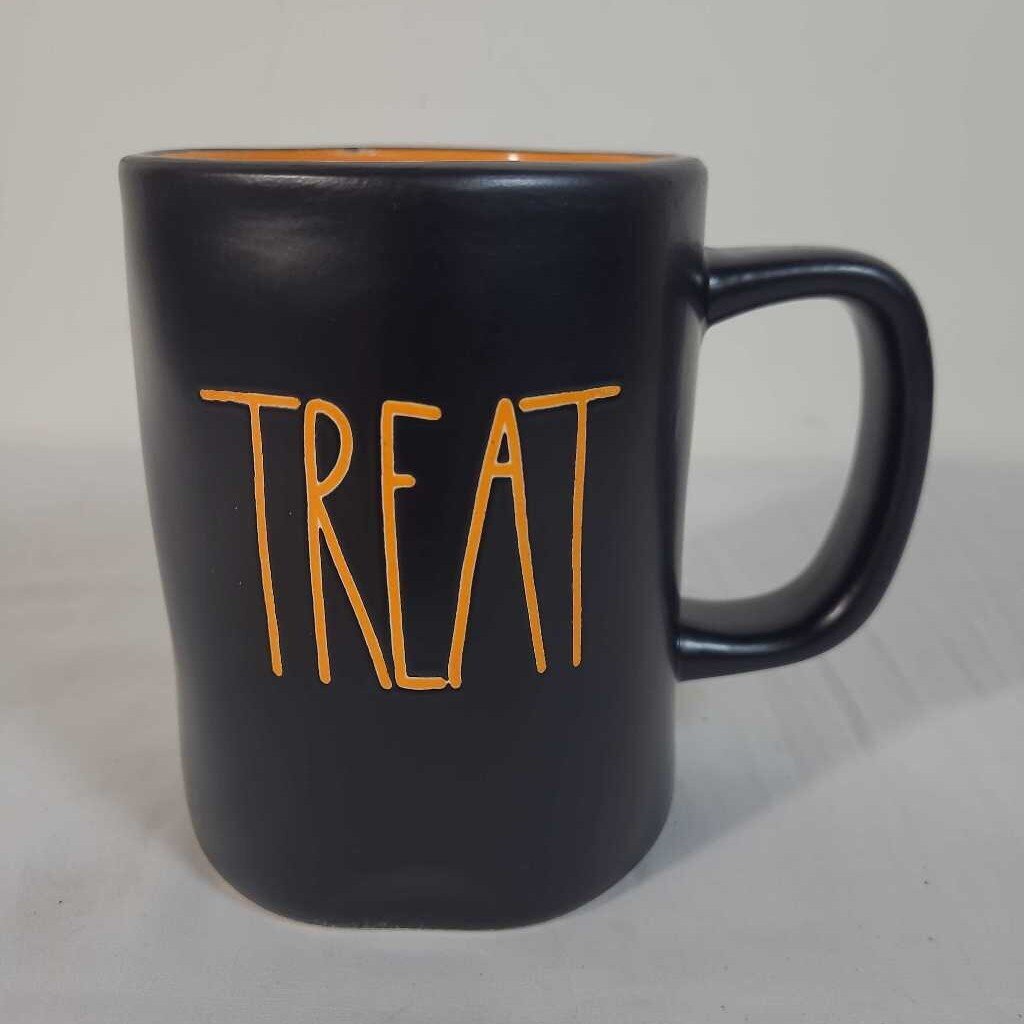 RAE DUNN HALLOWEEN MUG~TREAT