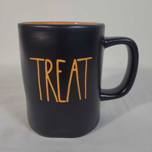 RAE DUNN HALLOWEEN MUG~TREAT
