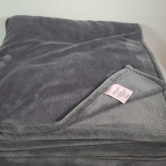 QUEEN GREY PLUSH KATE SPADE BLANKET