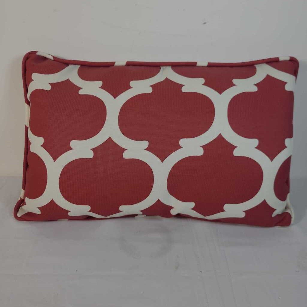 HAMPTON BAY RED/CREAM LUMBAR PILLOW