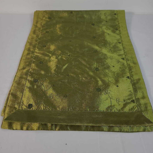 GREEN SATIN RUNNER
