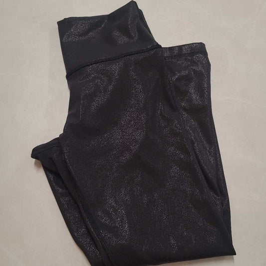 LULULEMON - BLACK CAPRI LEGGINGS