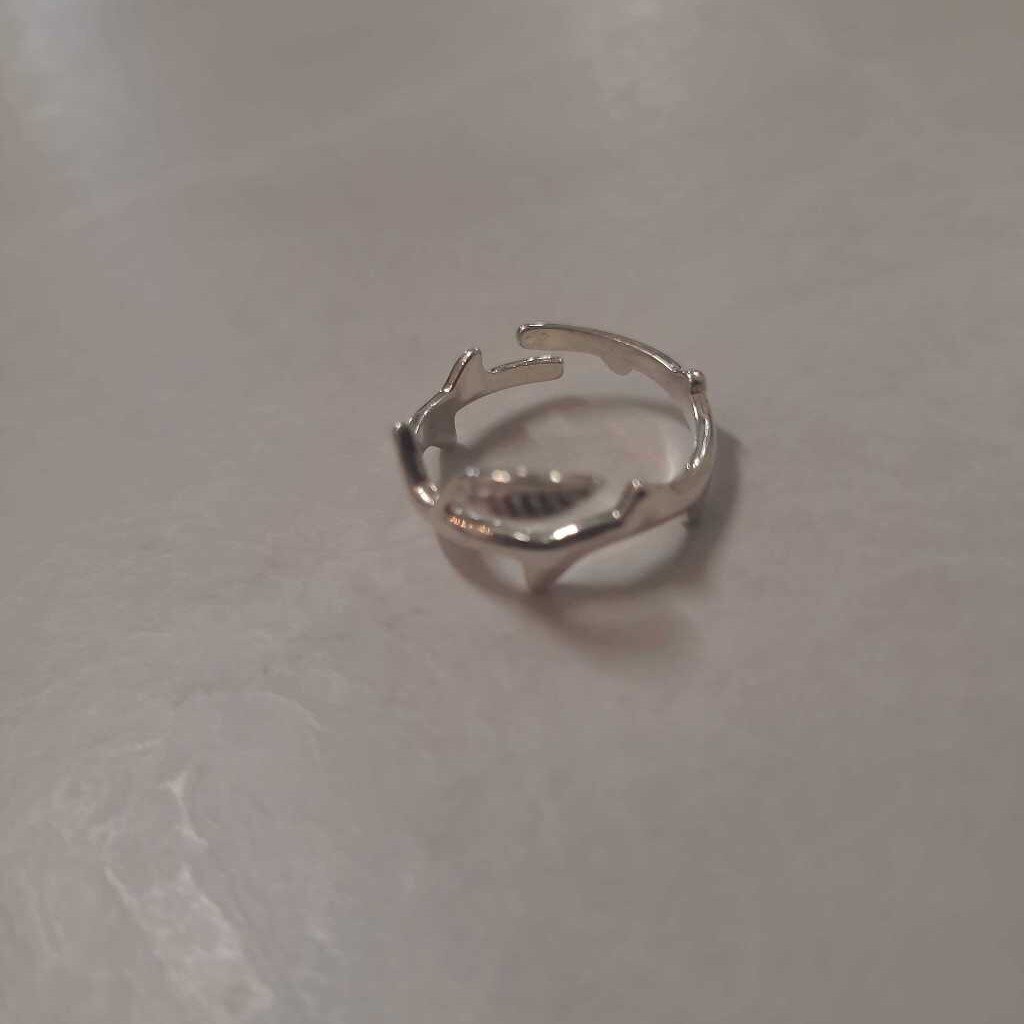 BRANCH STYLE SILVER RING