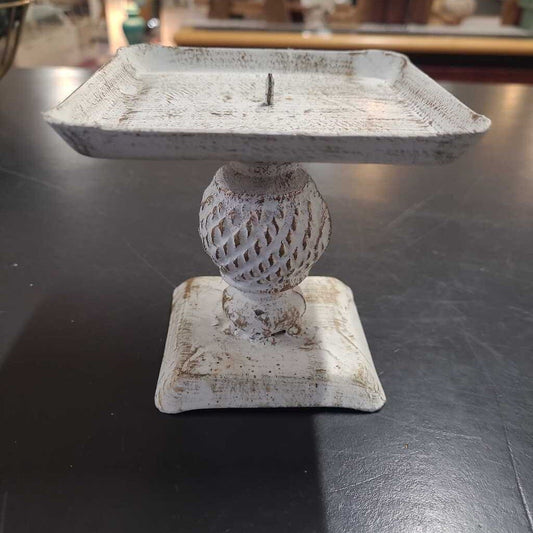 WHITE DISTRESSED IRON CANDLE HOLDER