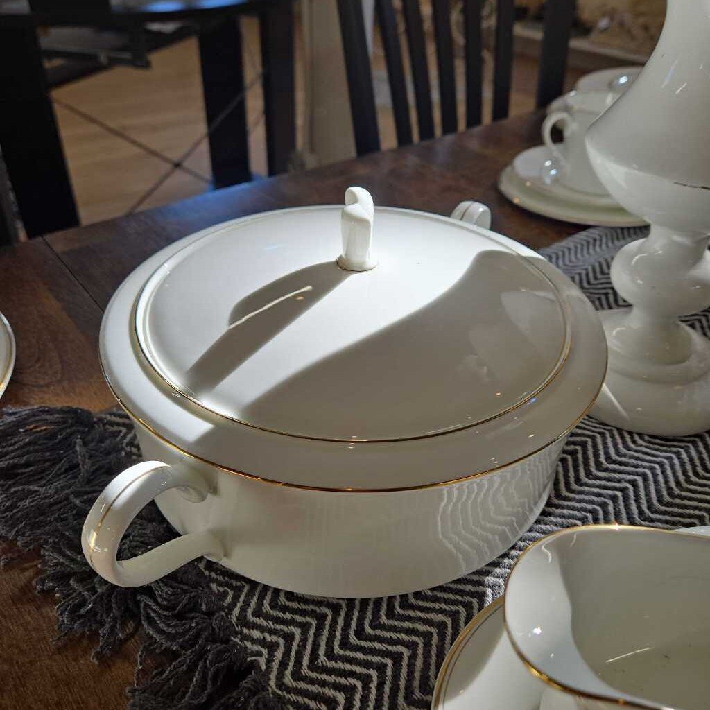 47pc MIKASA CHINA~CENTURY GOLD