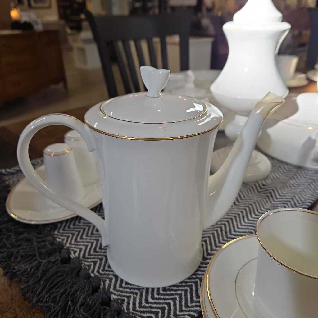 47pc MIKASA CHINA~CENTURY GOLD