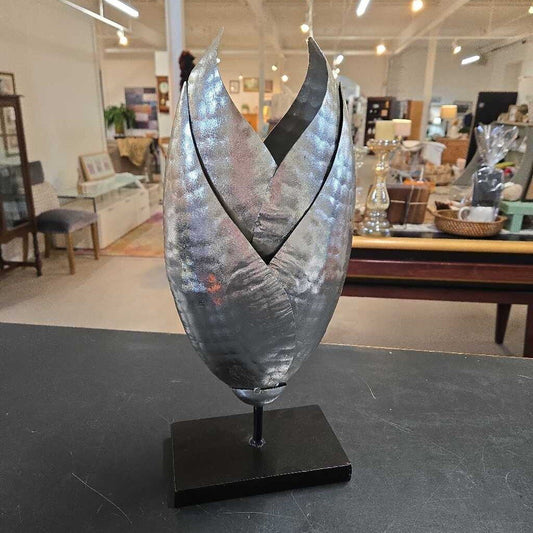 SILVER HAMMERED CANDLE HOLDER