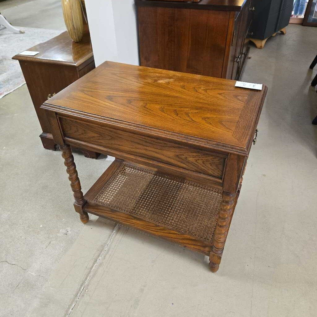 THOMASVILLE END TABLE