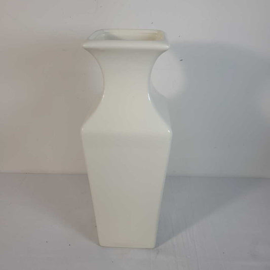 CREAM CERAMIC VASE