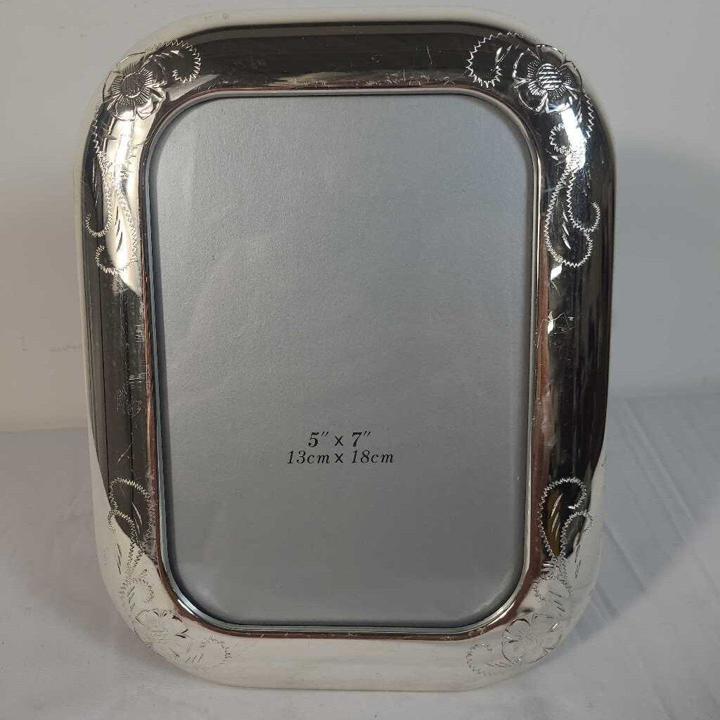 SILVER PHOTO FRAME