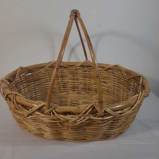 RATTAN BASKET W/ HANDLE