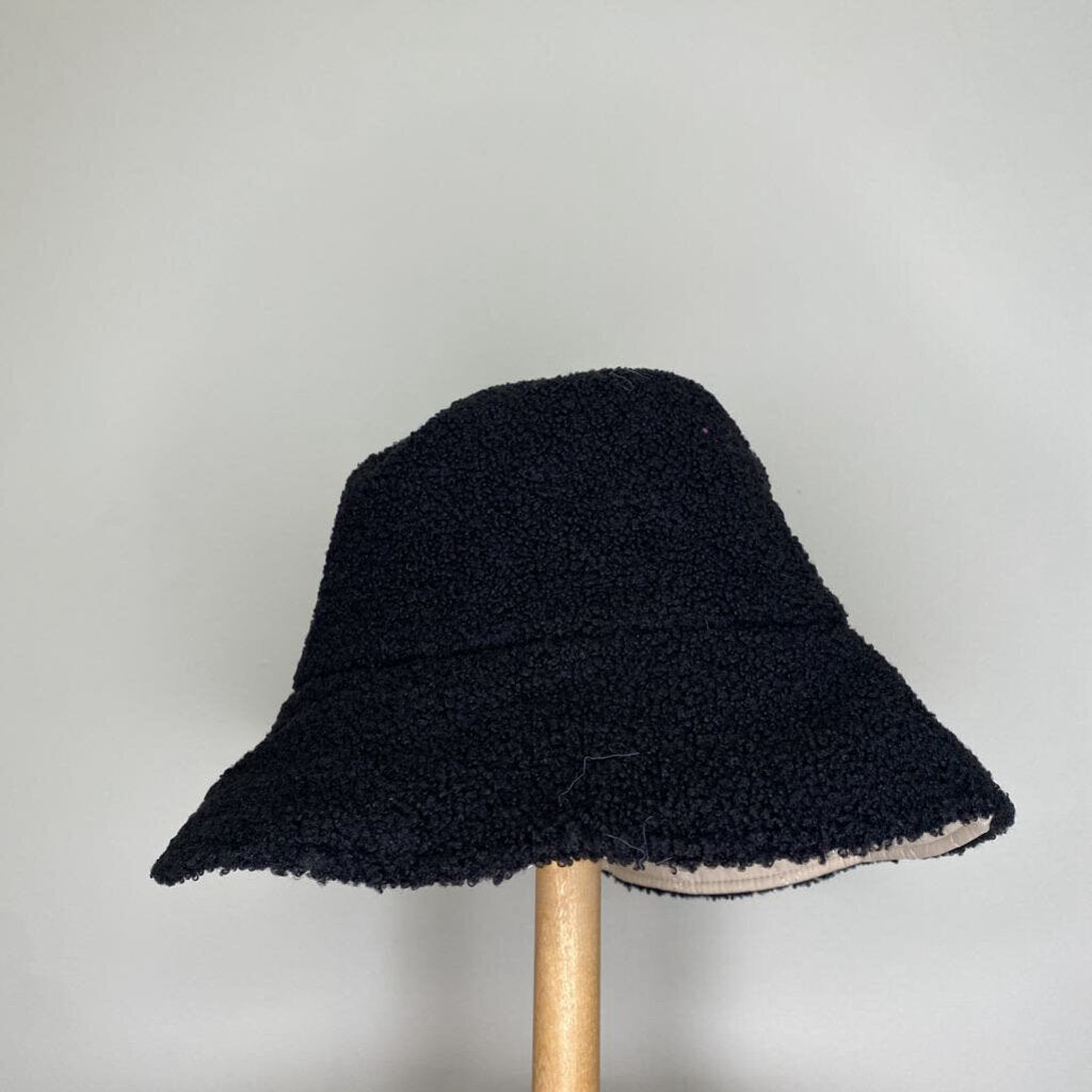 SUKEEN - REVERSIBLE BLACK/CREAM BUCKET HAT