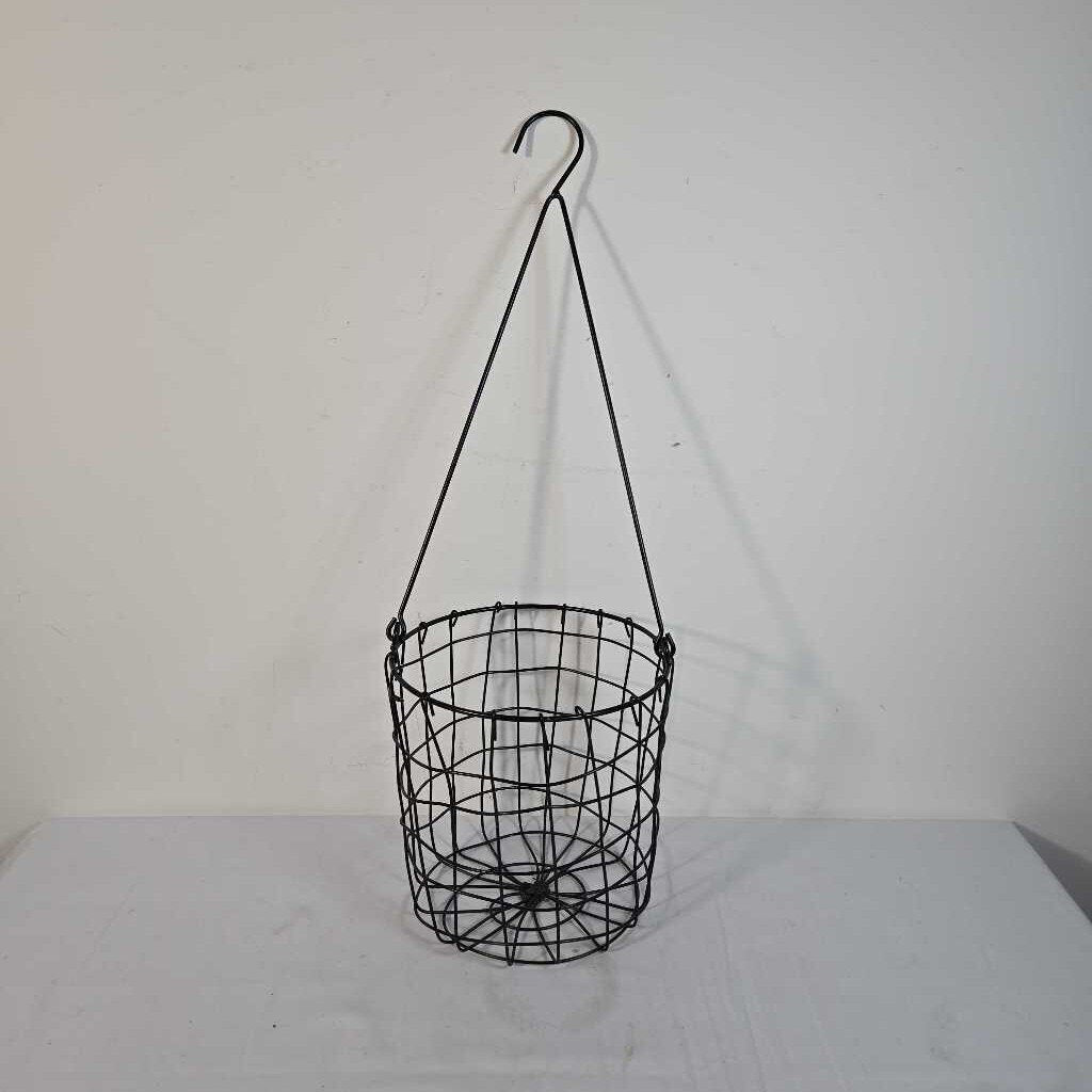 HANGING BLACK BASKET
