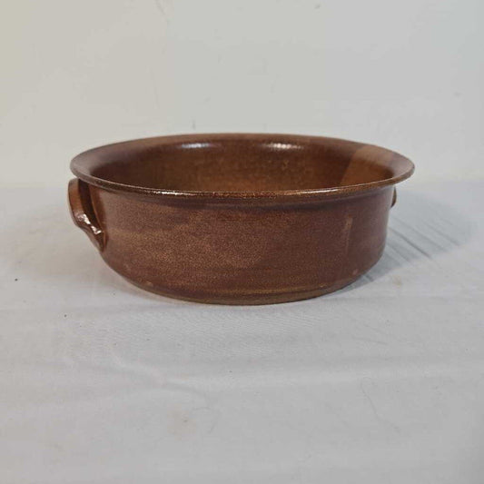 BROWN POTTERY DISH W/HANDLES