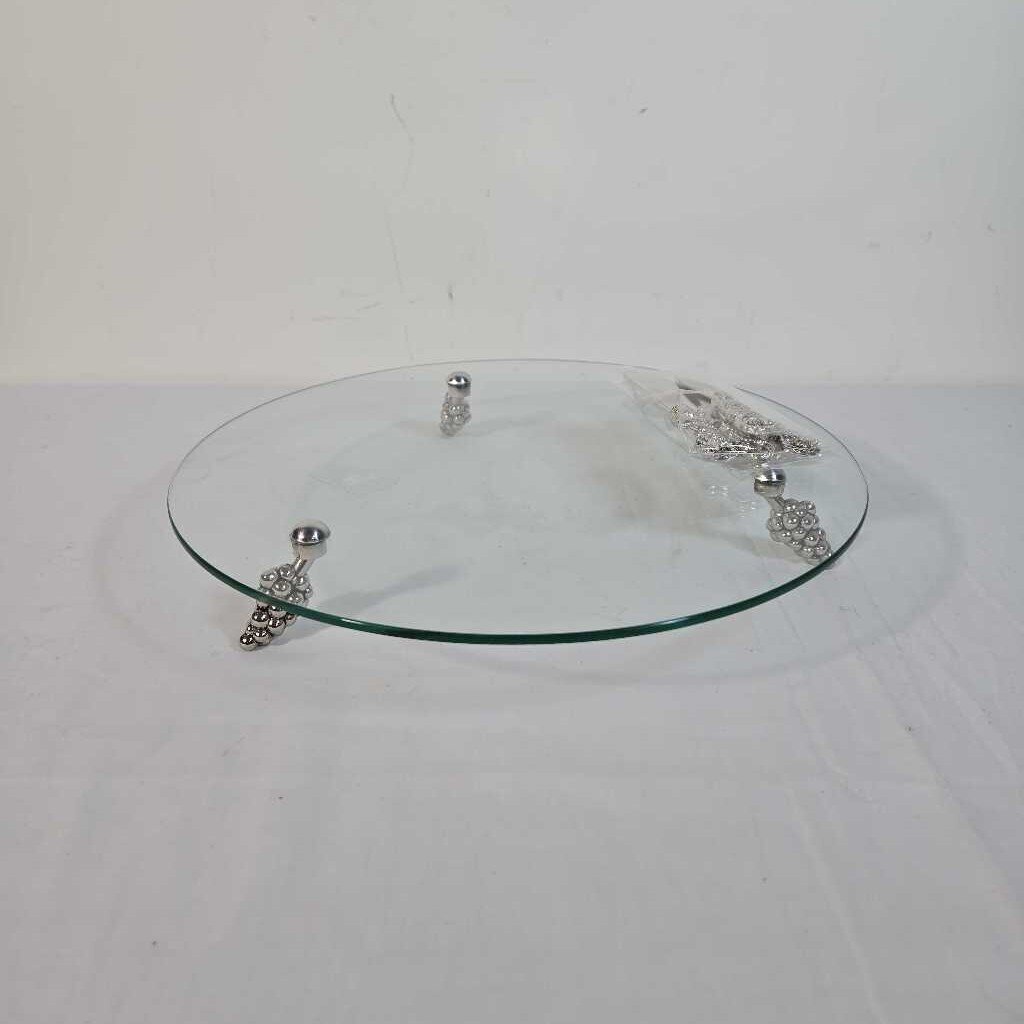FOOTED GLASS CHEESE TRAY W/4 KNIVES