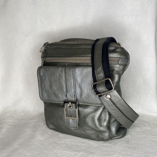 SOPRANO - SILVER/METALLIC LEATHER PURSE