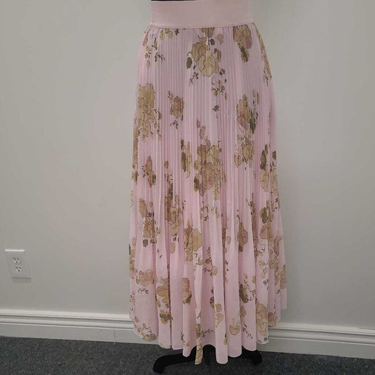 PINK FLOWER PLEATED SKIRT