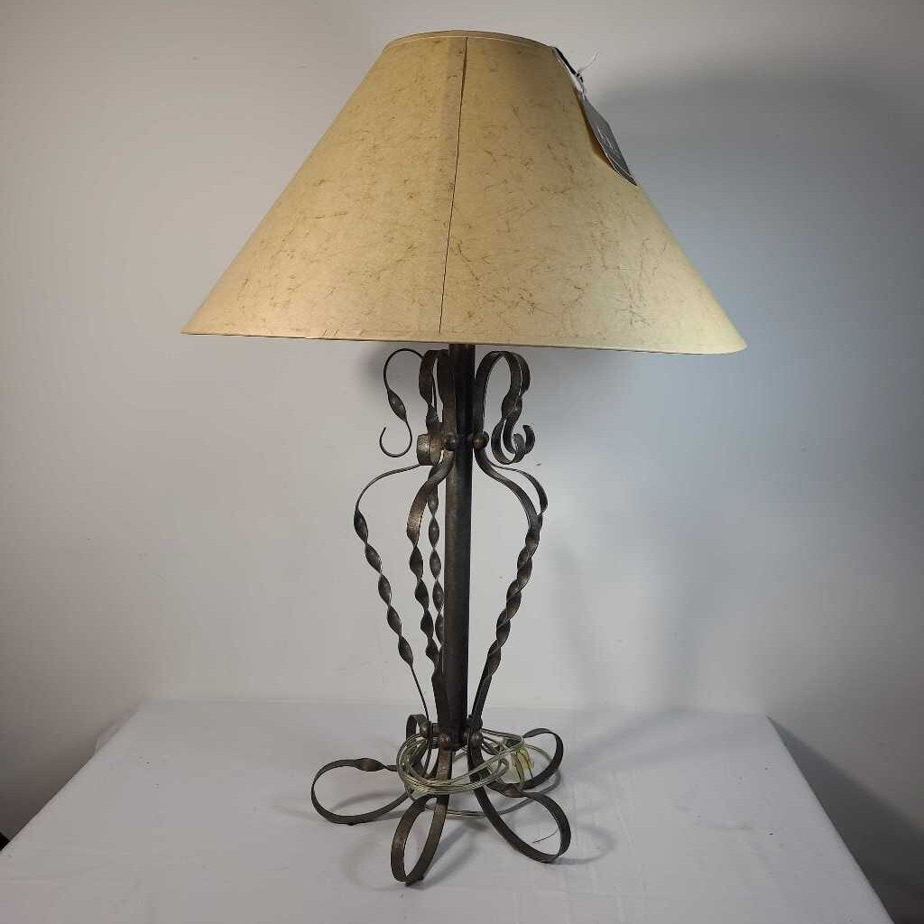METAL LAMP W/ SHADE