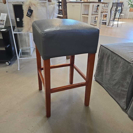 GREY BACKLESS BAR STOOL