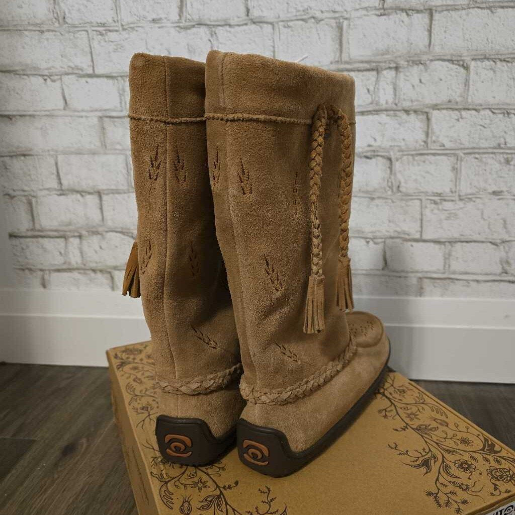 **NEW** Manitobah Mukluks Waterproof Tamarak Suede