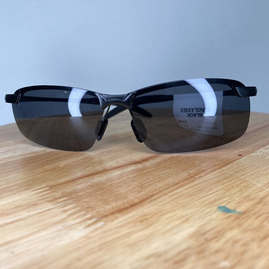 BLACK SUNGLASSES