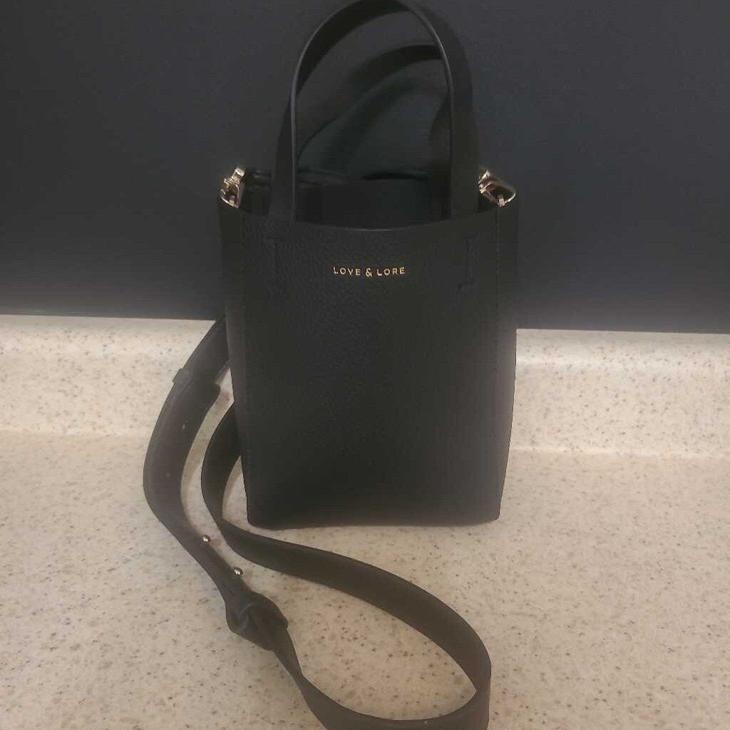 LOVE & LORE - SMALL BLACK "BUCKET" CROSSBODY PURSE