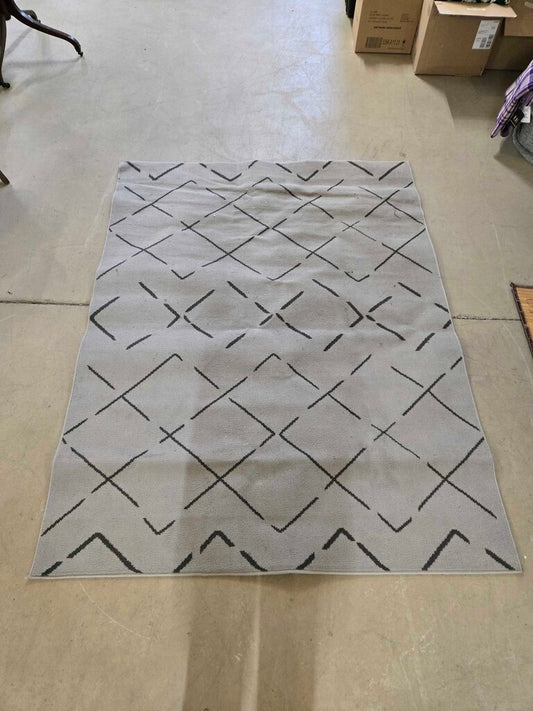 AREA RUG