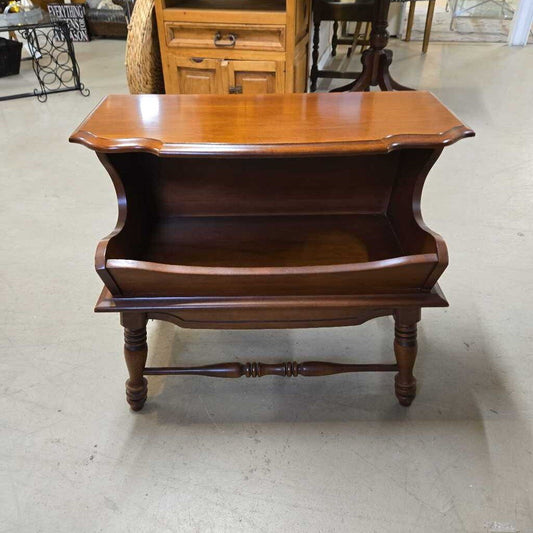 VILAS MAGAZINE END TABLE