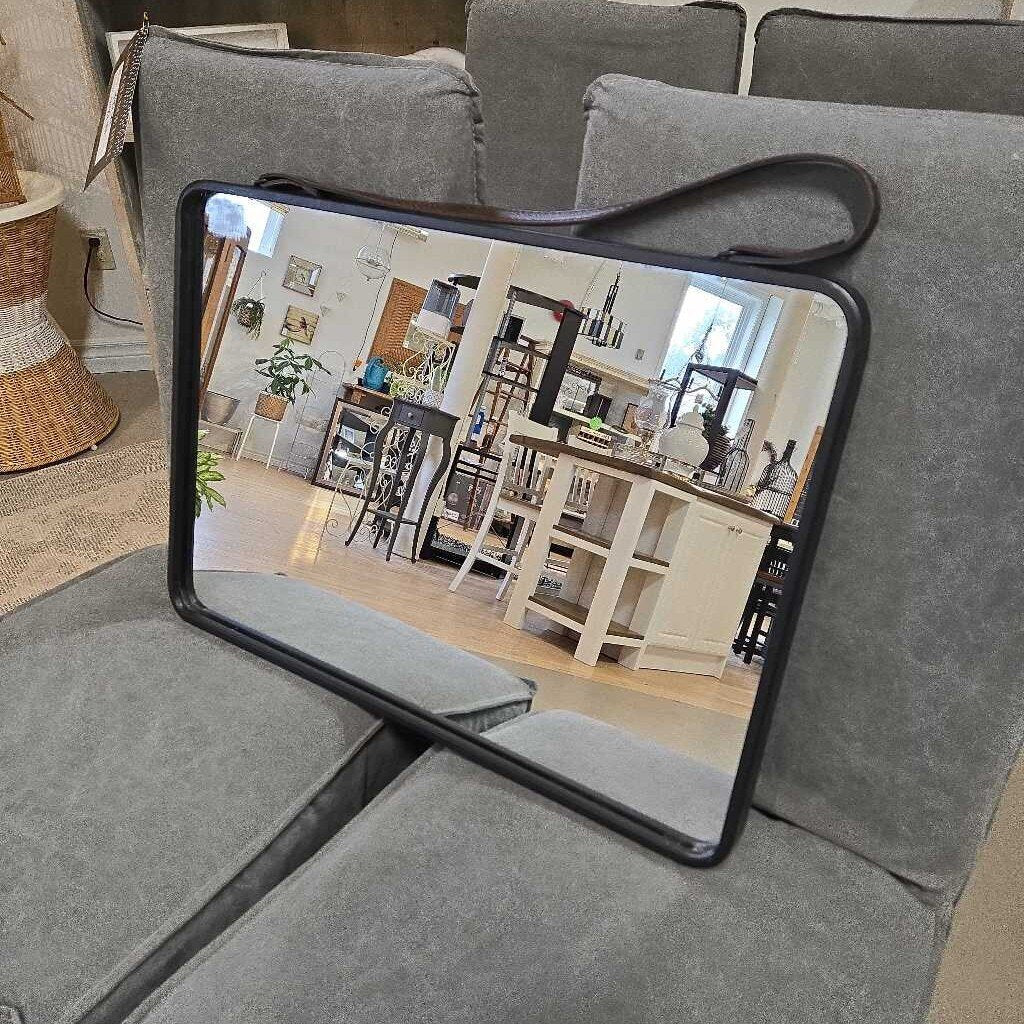 BLACK MIRROR W/LEATHER HANDLE