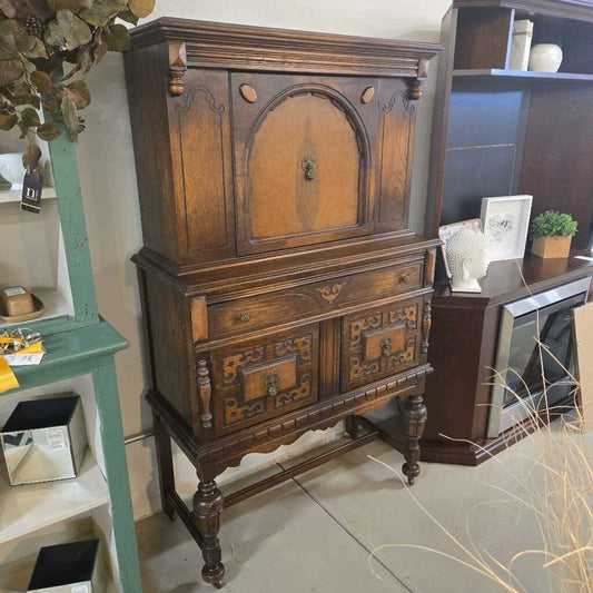 VTG BLIND COURT CABINET
