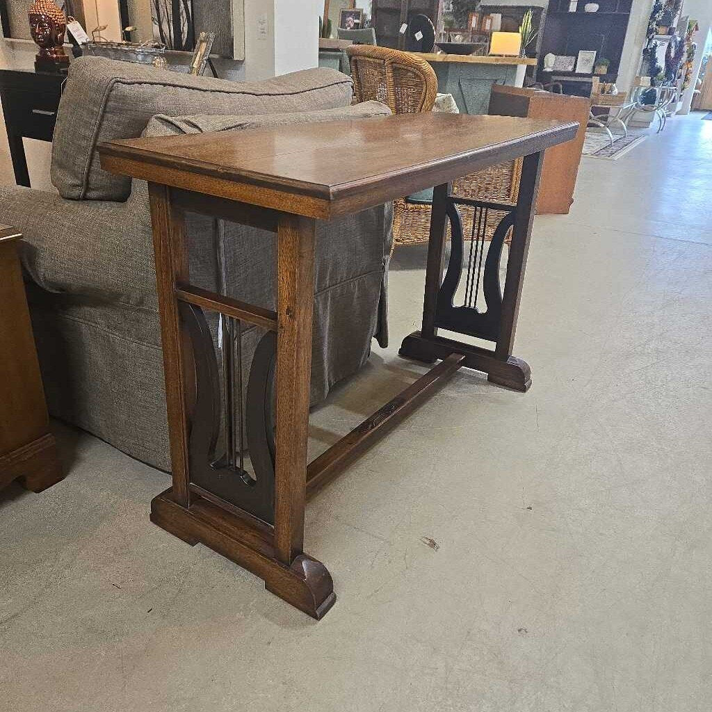 HARP SIDE SOFA TABLE