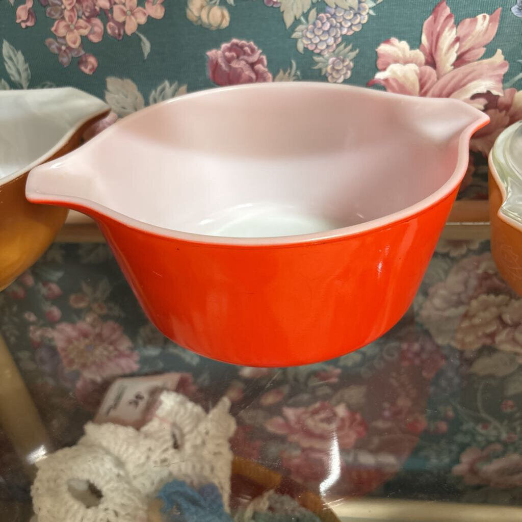 Red Pyrex 1 1/2 qt