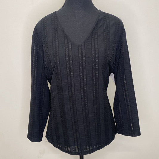 SNAZZIE - BLACK S/S PATTERNED V-NECK BLOUSE