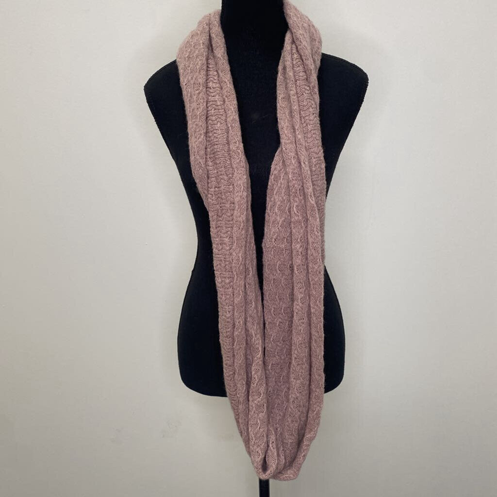 CORAL SCARF W/ TASSELS