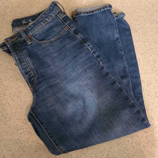 OLD NAVY BUTTON FLY JEANS