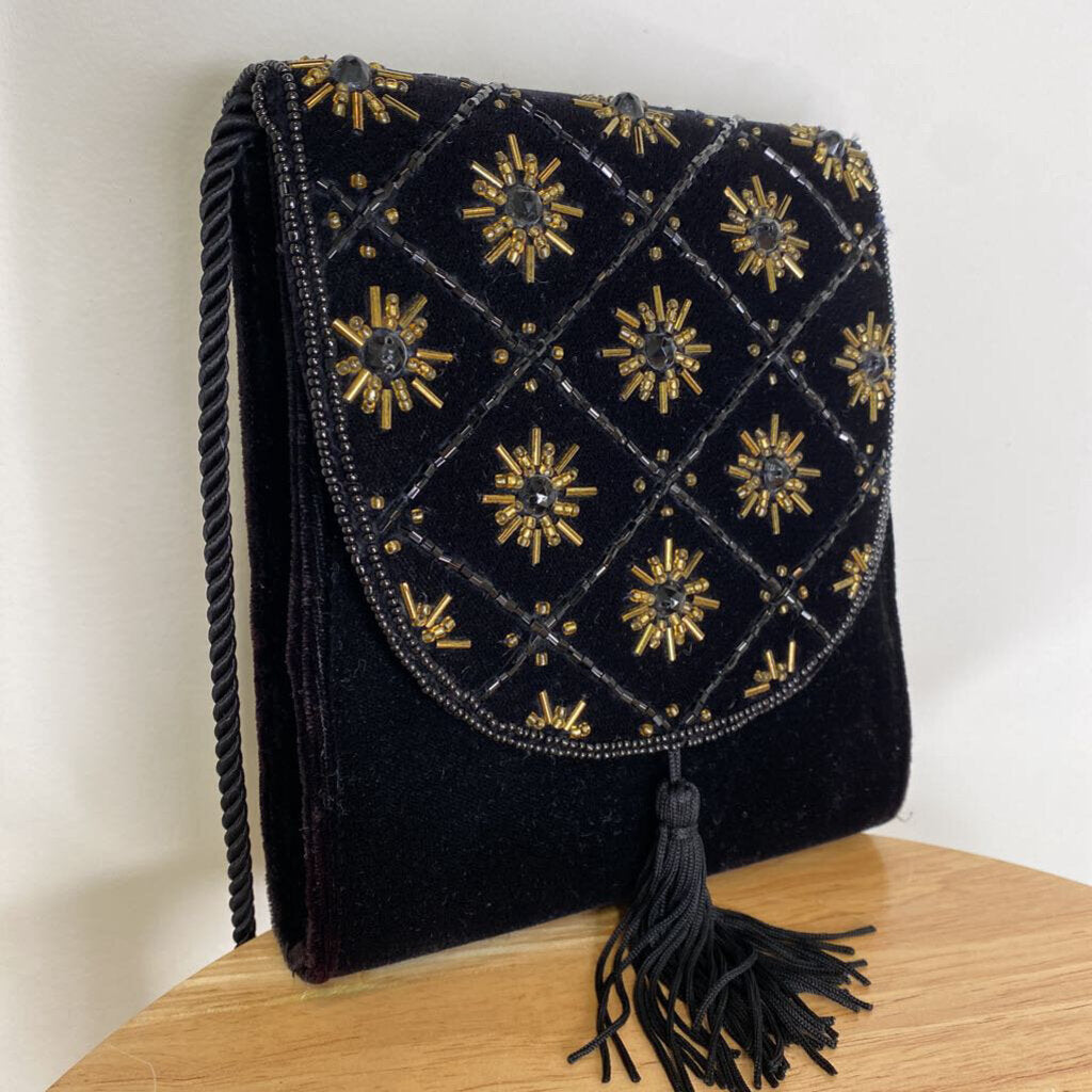 BLACK VELVET BEADED PURSE