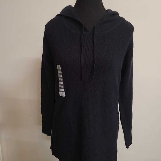 BLACK ZIPPERED HOODIE