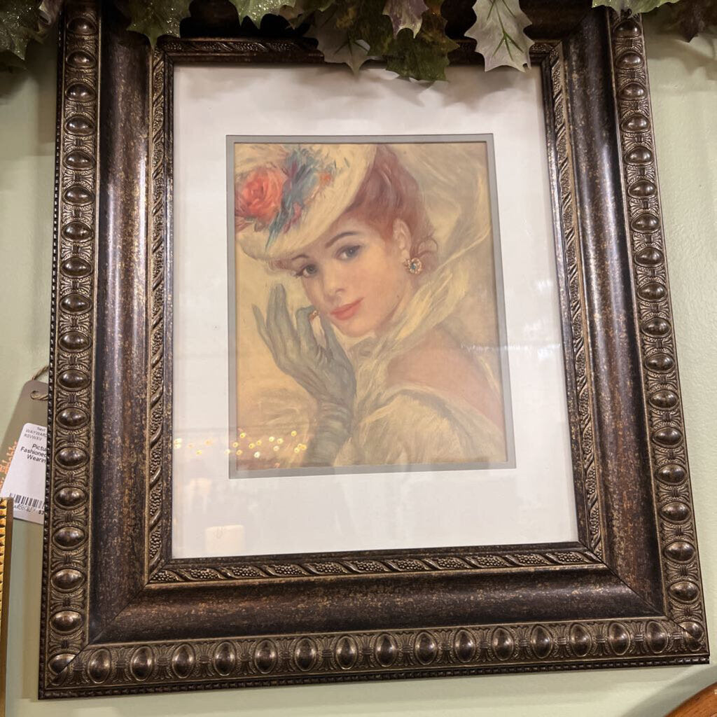 Picture Old Fashioned Woman Wearing Hat