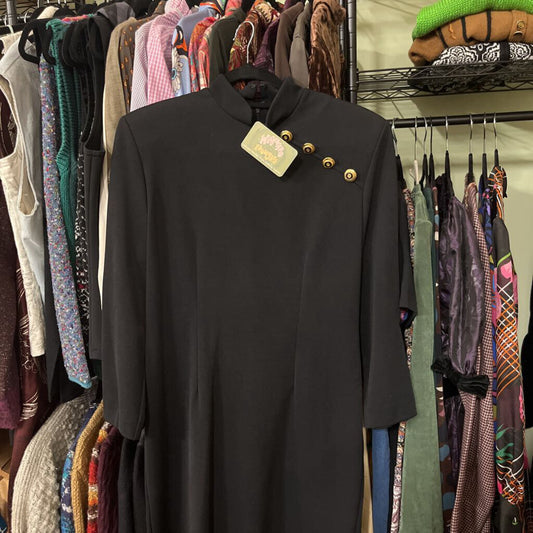 VINTAGE LONG SLEEVE SHIFT DRESS WITH GOLD BUTTONS