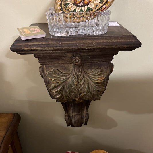 NWT OVERSIZED GREEN CORBEL SHELF