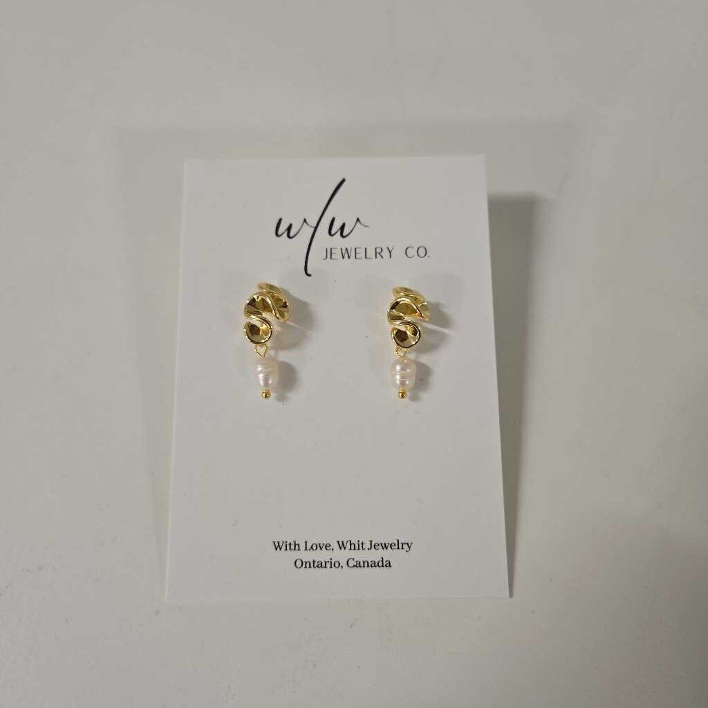 Draped Pearl Dangle