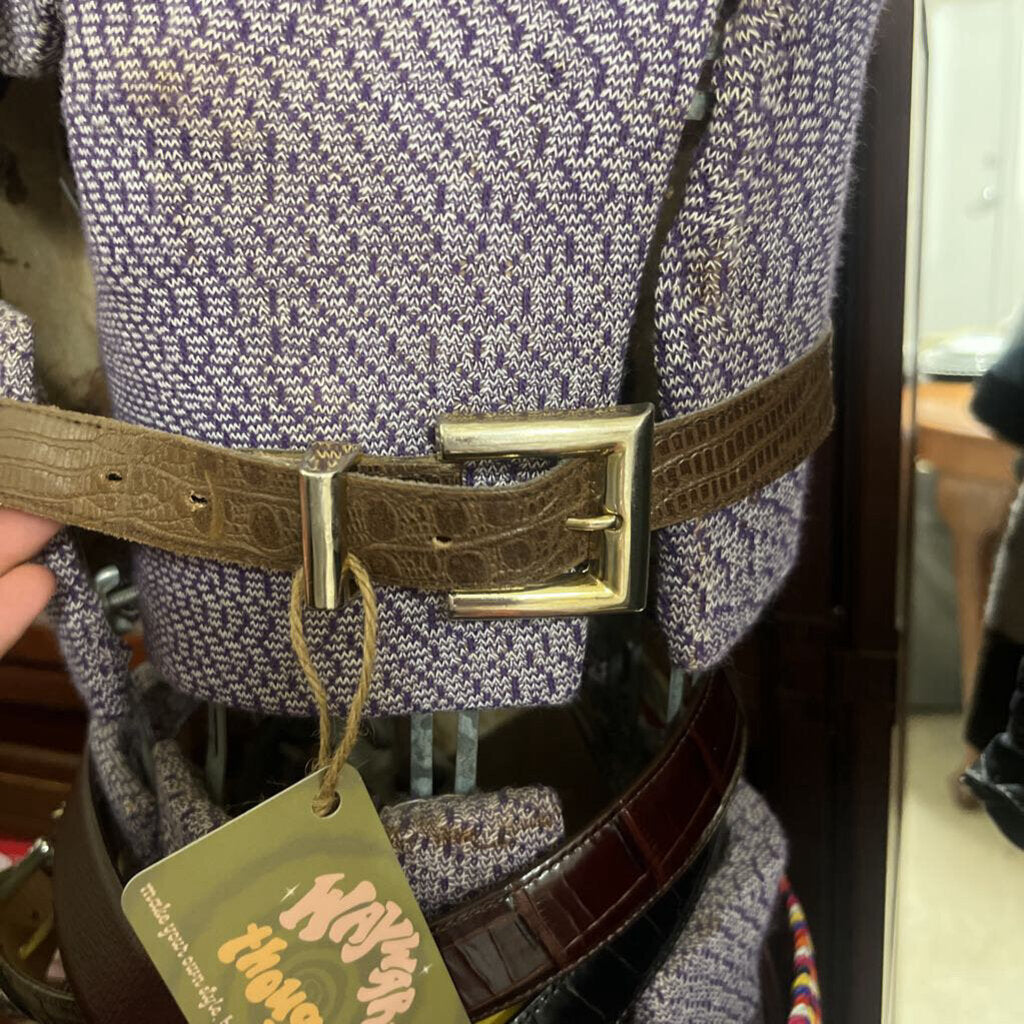 TAN LEATHER BELT WITH GOLD BUCKLE