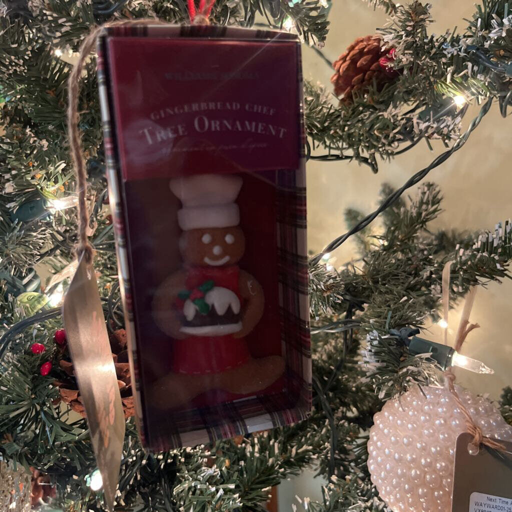NEW IN BOX GINGERBREAD MAN TREE ORNAMENT