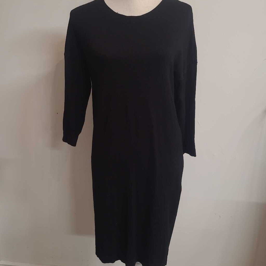 BLACK SWEATER DRESS