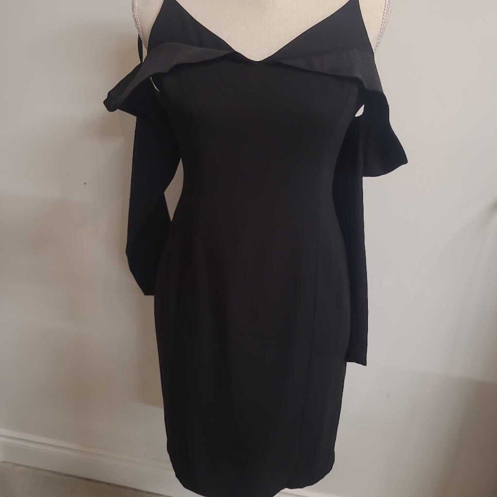 BLACK OFF THE SHOULDER DRESS