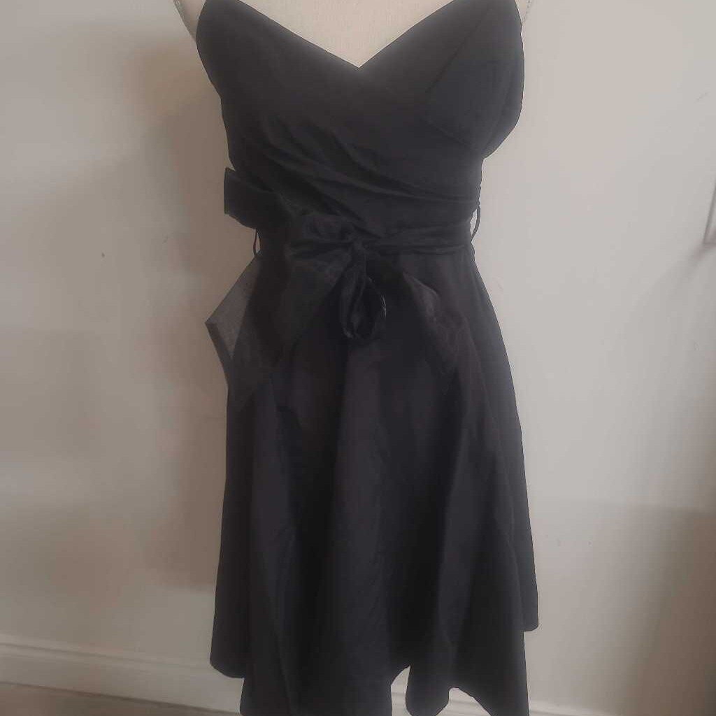 STRAPLESS TAFFATA BLACK DRESS