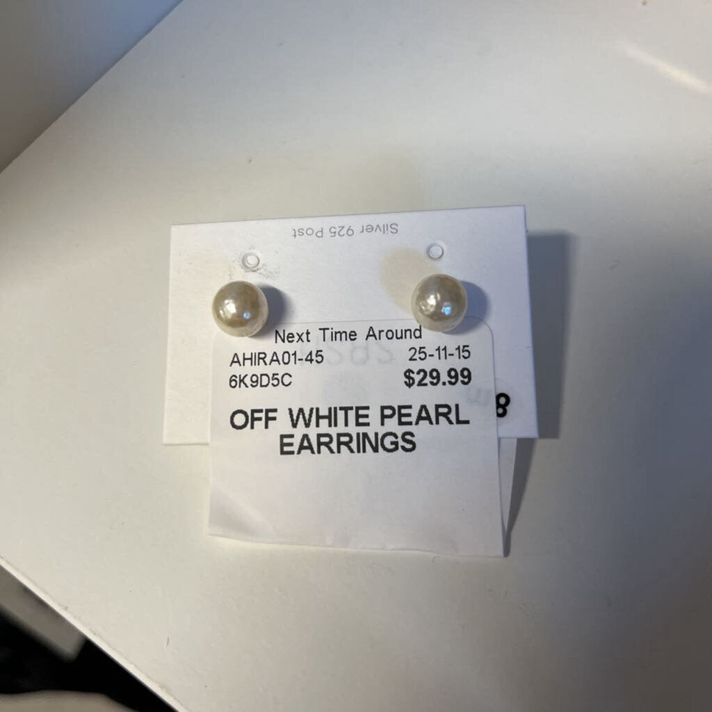 OFF WHITE PEARL EARRINGS