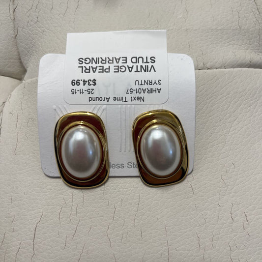 VINTAGE PEARL STUD EARRINGS